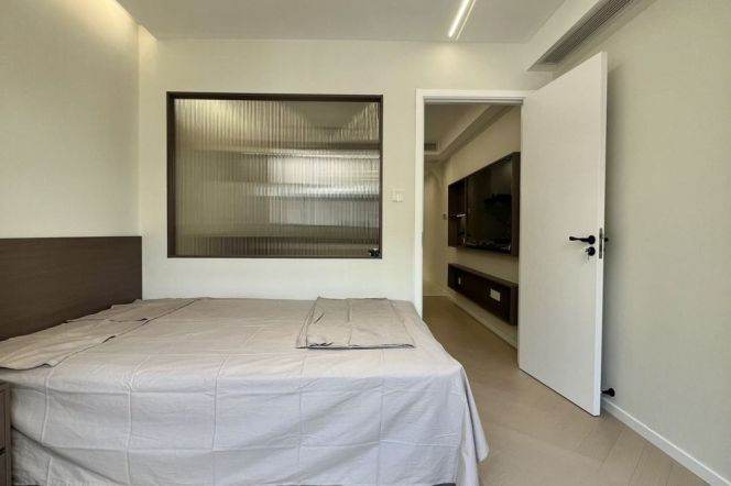 Yanping rd cozy 1br  /  Bright / Modern/ Quiet /Stairs