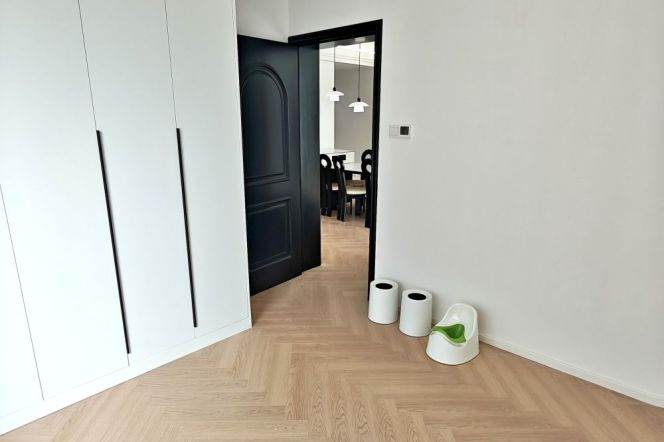 Spacious 3Br, 2Ba, Outdoor Balcony, Ceiling Window|L11/13