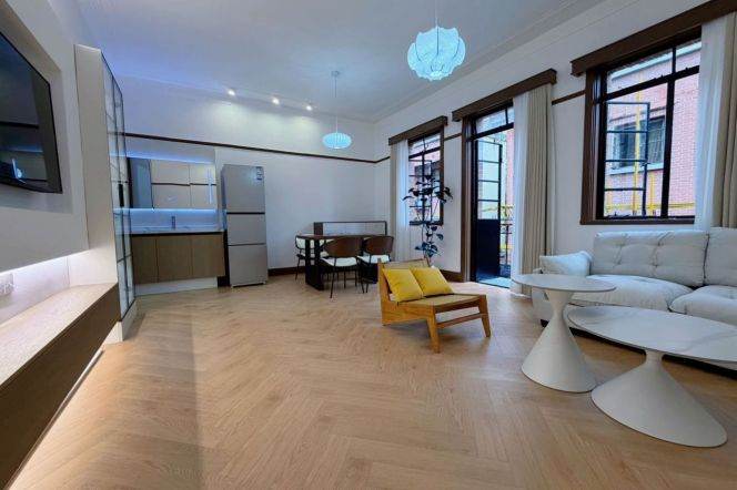 jiangsu rd Brand new 1BR/big living room@L2/11