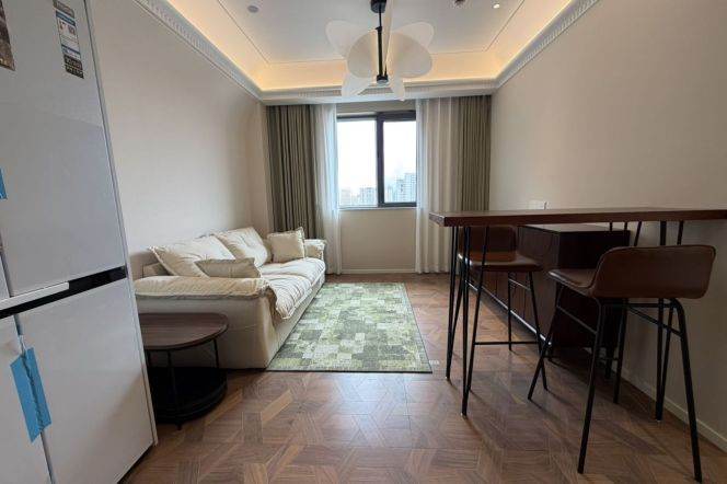 1Bdr 1Bath /Spacious&Bright /Line3/4 West Yan’an Rd/Elevator/Jiaotong University/70sqm