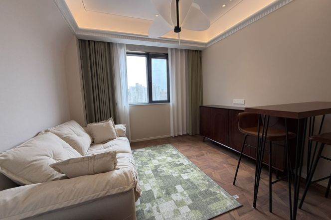 1Bdr 1Bath /Spacious&Bright /Line3/4 West Yan’an Rd/Elevator/Jiaotong University/70sqm