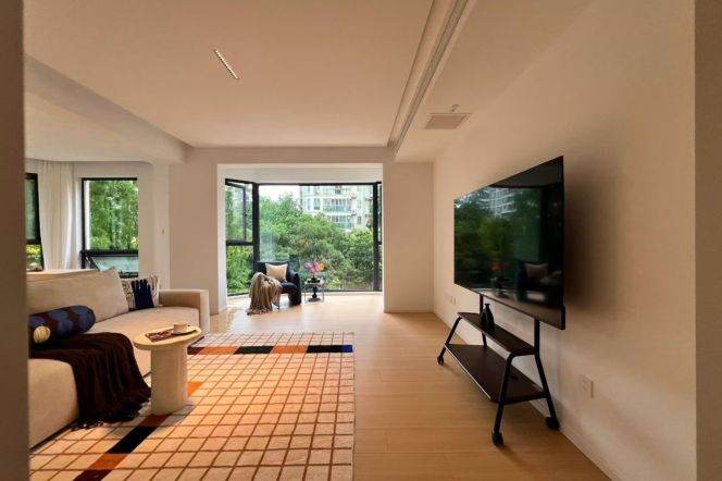 3 Brs, 2 Baths, Floor heating/Central ac/Dish washer, 160 sqm @ Shanghai West Railway station L11&15