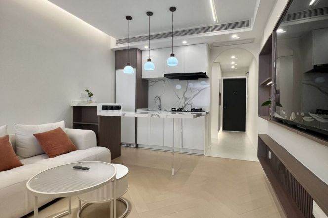Yanping rd cozy 1br  /  Bright / Modern/ Quiet /Stairs