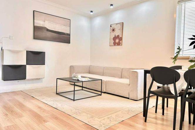 Good Value 2Beds Lots of Storage with Elevator@Jing’An