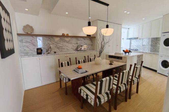3+1 Rooms, 2 Baths, Floor heating/Dish washer, 168 sqm, Brand-new Dec @ Caoxi metro L3