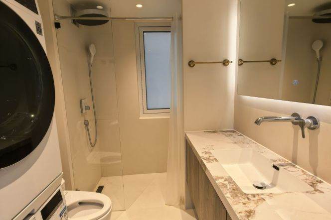 Modern decoration 3brs with floor heating and balcony nearby  IAPM shopping mall