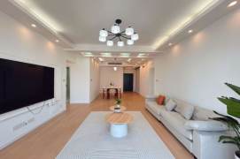 3 Brs, 2 Baths, Open Balcony/Central ac/Oven/Dish washer, 150 sqm @ Laoximen station L8&10