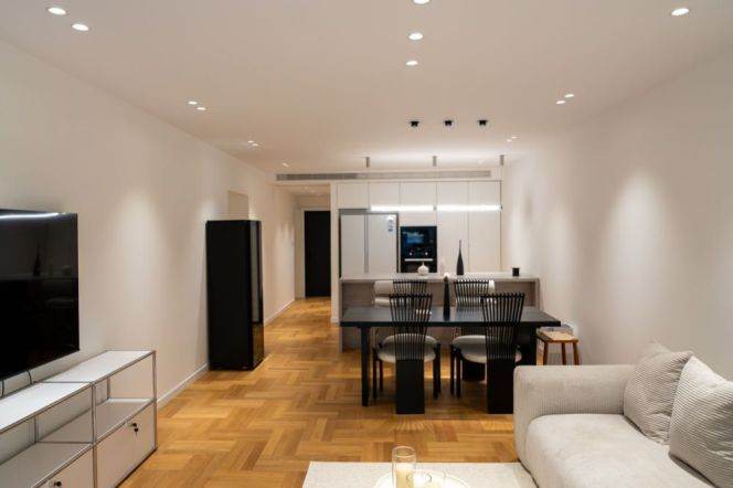 Morden 3br with Floor heating/Balcony @iapm,Jing'an Temple