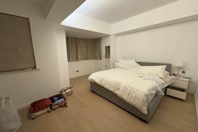 3 Brs, 2 Baths, Open Balcony/Floor heating/Dish washer, 150 sqm @ Hengshan metro L1