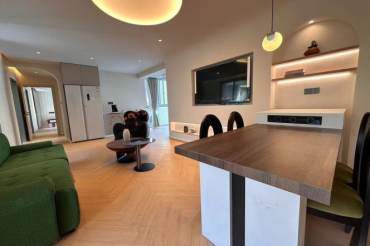Gorgeous 2br apt close to Mixc,Longbaixincun,Line 10