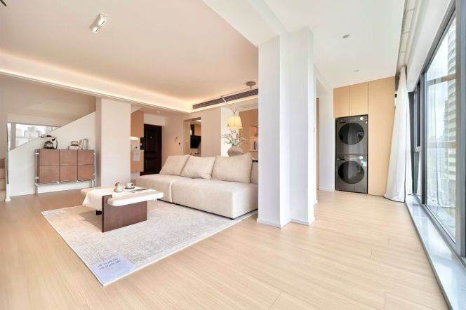 2 Brs, 1 Living room, Floor heating/Central ac/Oven, 130 sqm @ Wuning metro L13