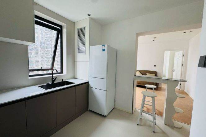 Fresh elevator 1br Nr jiashan road M9/12