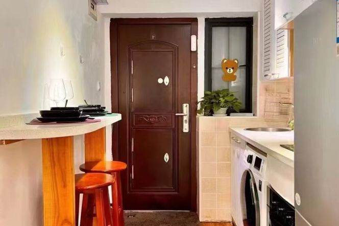 South Shanxi rd 1BR with balcony