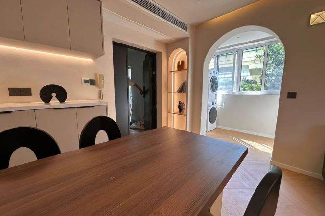 Gorgeous 2br apt close to Mixc,Longbaixincun,Line 10