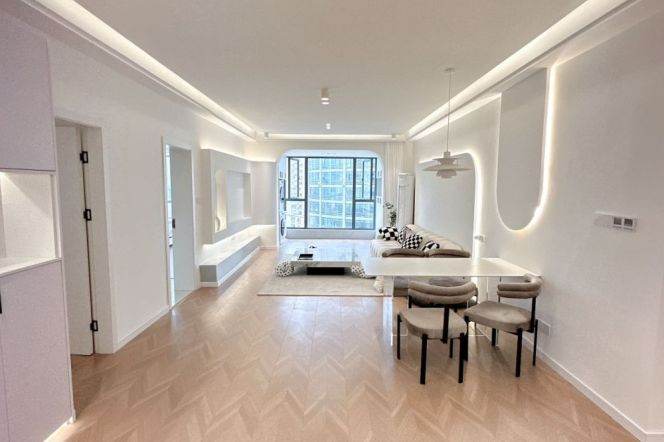 3 Brs, 2 Baths, Floor heating/Central ac/Oven, 150 sqm @ Changshou metro L7&13