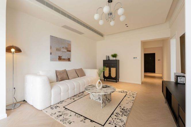 Modern decoration 2brs with balcony and floor heating in  central Zhong shan park 