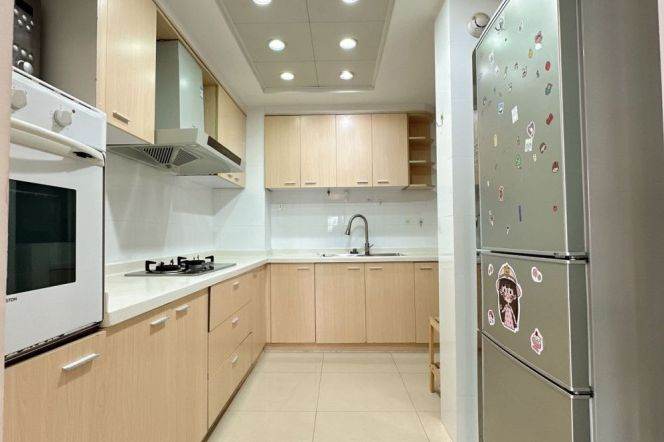 Modern decoration 2brs with balcony and floor heating in Pudong 