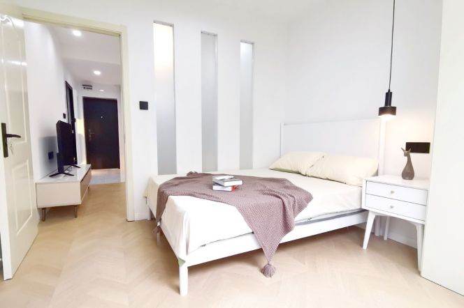 jiangsu rd modern 1BR/living room@L2/11