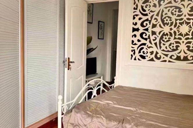 South Shanxi rd 1BR with balcony