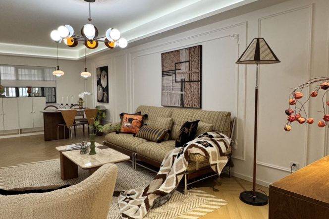 Sunny& Spacious 2BR + elevator | Zhongshan Park Metro L2/3/4 | 16F Good view