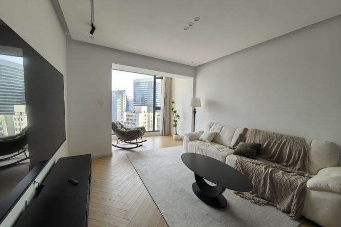 Quality cumminity 2br @  Line 1/12/13 Hanzhong Road St.
