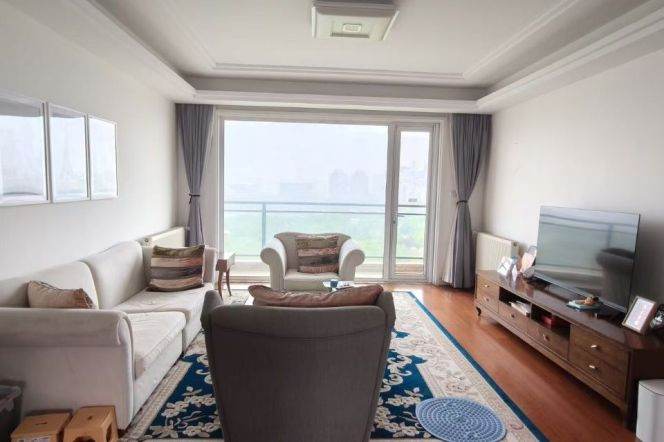3 Brs, 2 Baths, Open Balcony/Wall heating/Oven, 191 sqm @ Century Park L2