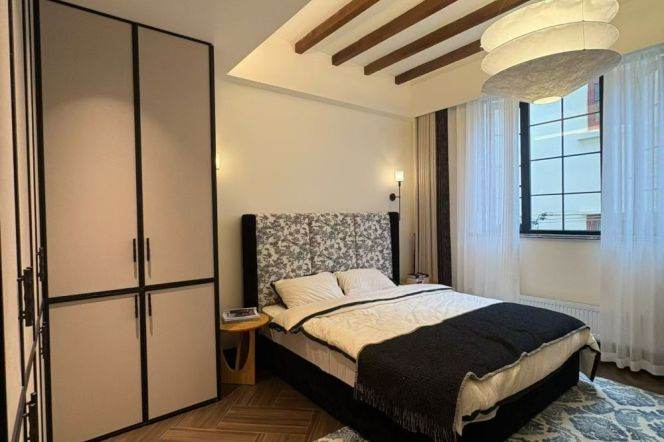Gorgeous 4br with terrace  @iapm,Line 1/10/12 South Shanxi Road