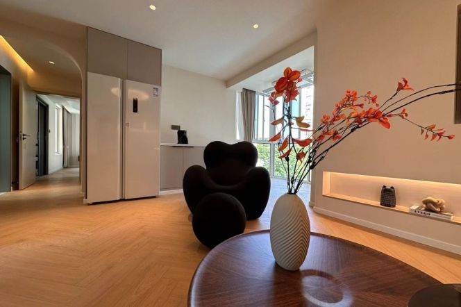 Gorgeous 2br apt close to Mixc,Longbaixincun,Line 10