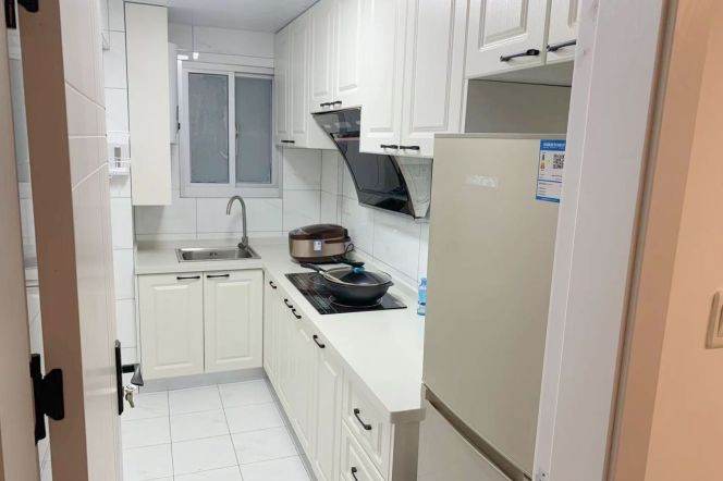 Valuable Wulumuqi/Huashan Rd highrise 100sqm 2BR 12.8K 