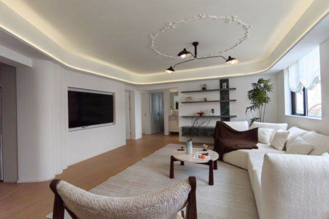 3+1 Rooms, 2 Baths, Floor heating/Dish washer, 168 sqm, Brand-new Dec @ Caoxi metro L3