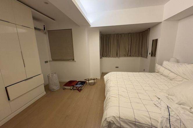 3 Brs, 2 Baths, Open Balcony/Floor heating/Dish washer, 150 sqm @ Hengshan metro L1
