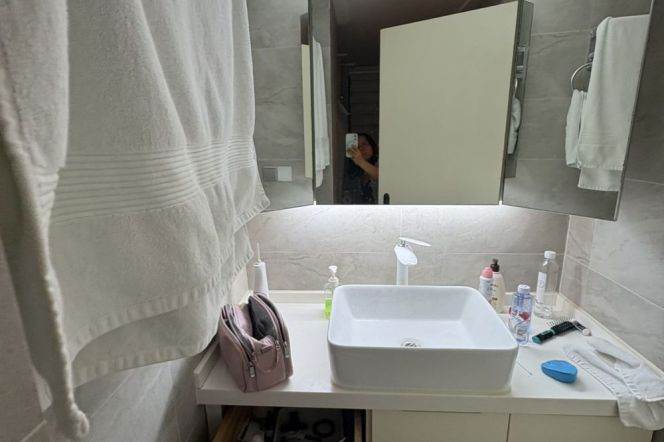 3 Brs, 2 Baths, Open Balcony/Floor heating/Dish washer, 150 sqm @ Hengshan metro L1