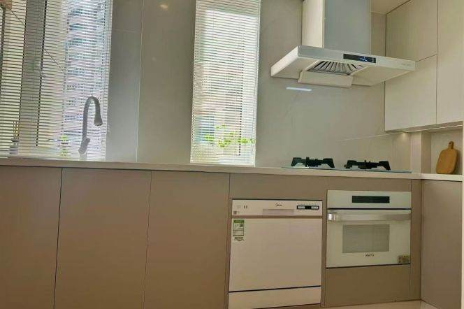 Jing’an temple spacious & charming 1br with 13k