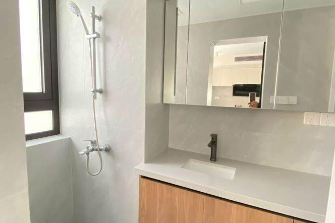3 Brs, 2 Baths, Wall heating/Central ac/Dryer, 150 sqm @ People square L1,2&8