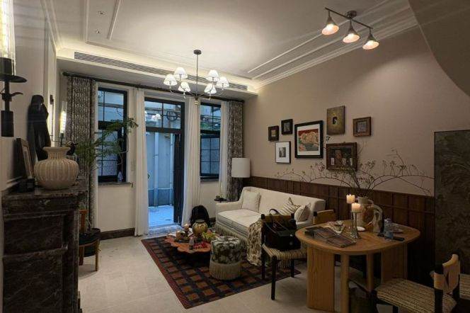 Gorgeous 4br with terrace  @iapm,Line 1/10/12 South Shanxi Road