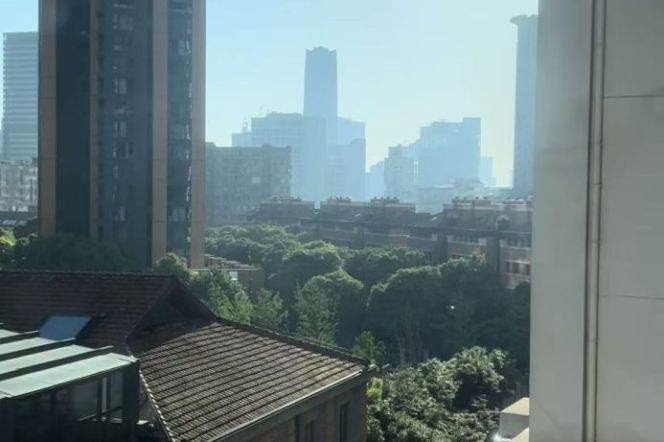 Budget friendly room near East Nanjing rd, very close to TJU, advance booking accepted 