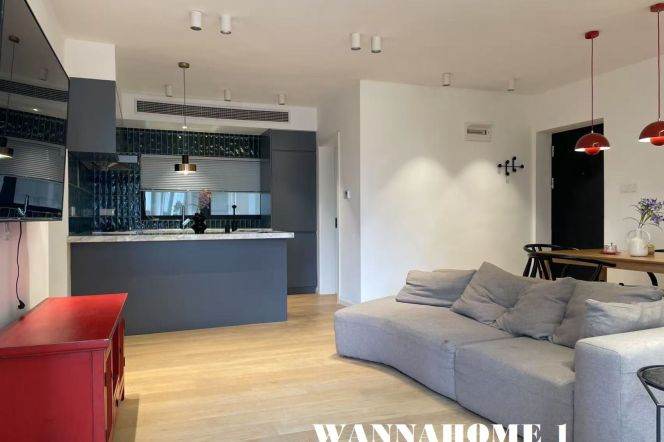 Modern&Spacious&Bright 3Bdr 2Baths Apt/L1/9/11 Xu Jia Hui/Open Balcony/Large Closet