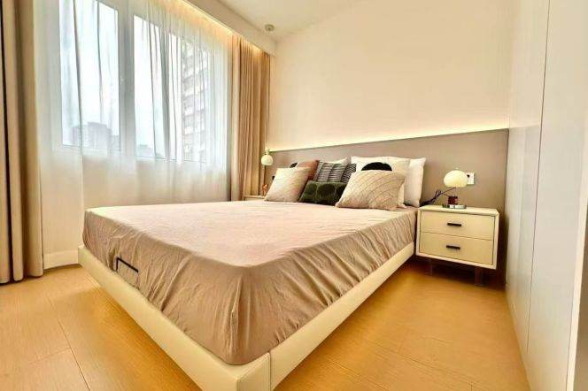 Jing’an temple spacious & charming 1br with 13k