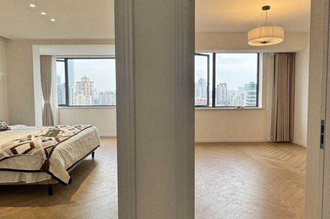 Sunny& Spacious 2BR + elevator | Zhongshan Park Metro L2/3/4 | 16F Good view