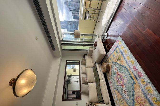 3 Brs, 2 Baths, Open Balcony/Oven/Dryer, 160 sqm @ South Shaaxi metro L1,12&10