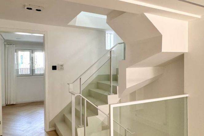 Iapm, Whole building, 4Br 3Ba 1Yard+1Terrace 200Sqm, South shaan xi rd., L1/9/10/12