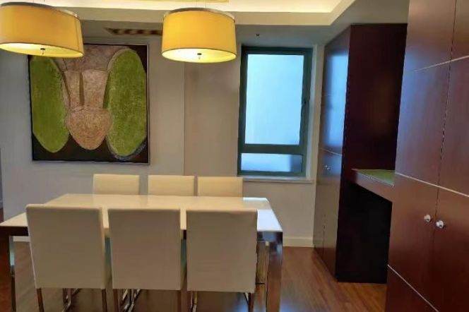 Grand gateway 2br serviced apt in Xujiahui nr L9,11