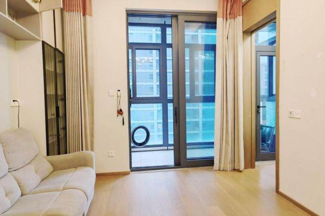 Good Quality loft 1+1 br next NYU Shanghai, 5 mins to L6/8/11 Oriental sports center st.