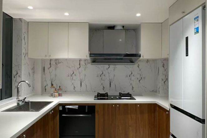 Modern decoration 2brs with floor heating  in Zhong Shan park