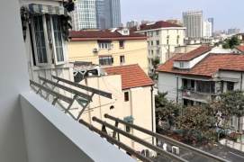 popular location- IAPM - renovated - floor heating- balcony- bright 