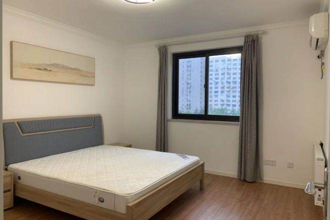 modern big 2 brs balcony wall heating near Su zhou river and metro line 2,12,13 only 16.5K