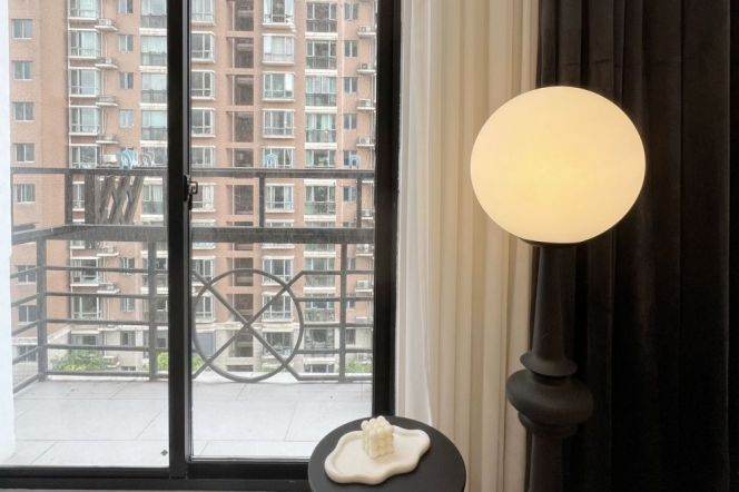 Short Term 2 br 10K nice modern cozy decoration M2/7/14 Jing'an Temple 