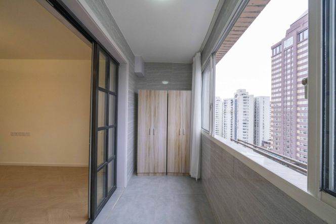 Elevator 2br, Zhaojiabang Road, 3-minute walk to Line 9 & 12 Jiashan Road Station