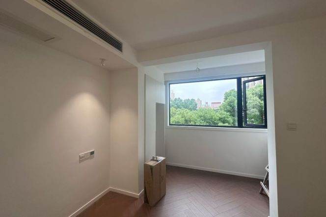 jiaotong university station one bedroom