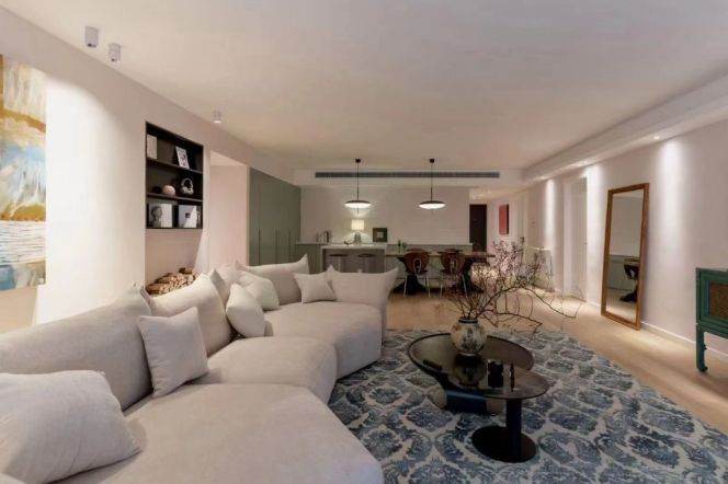  High-End 3BR Apartment in Xujiahui Core, 220sqm with Open Kitchen & Large Balcony